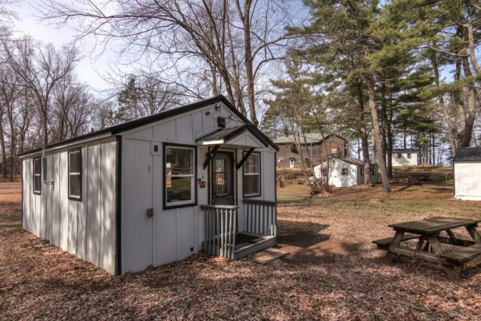 Lincolnwood Resort - The Bluegill Cabin